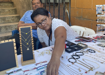 Karla’s Jewelry Journey in Roatán